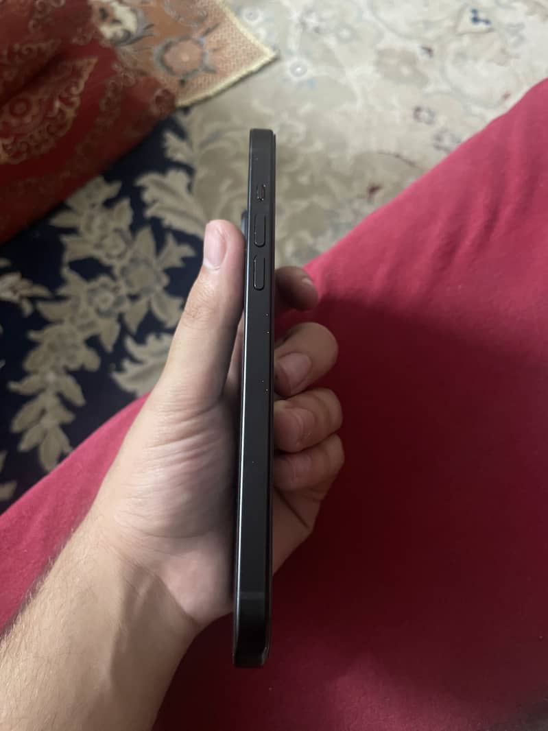 Apple iPhone 15 plus 4