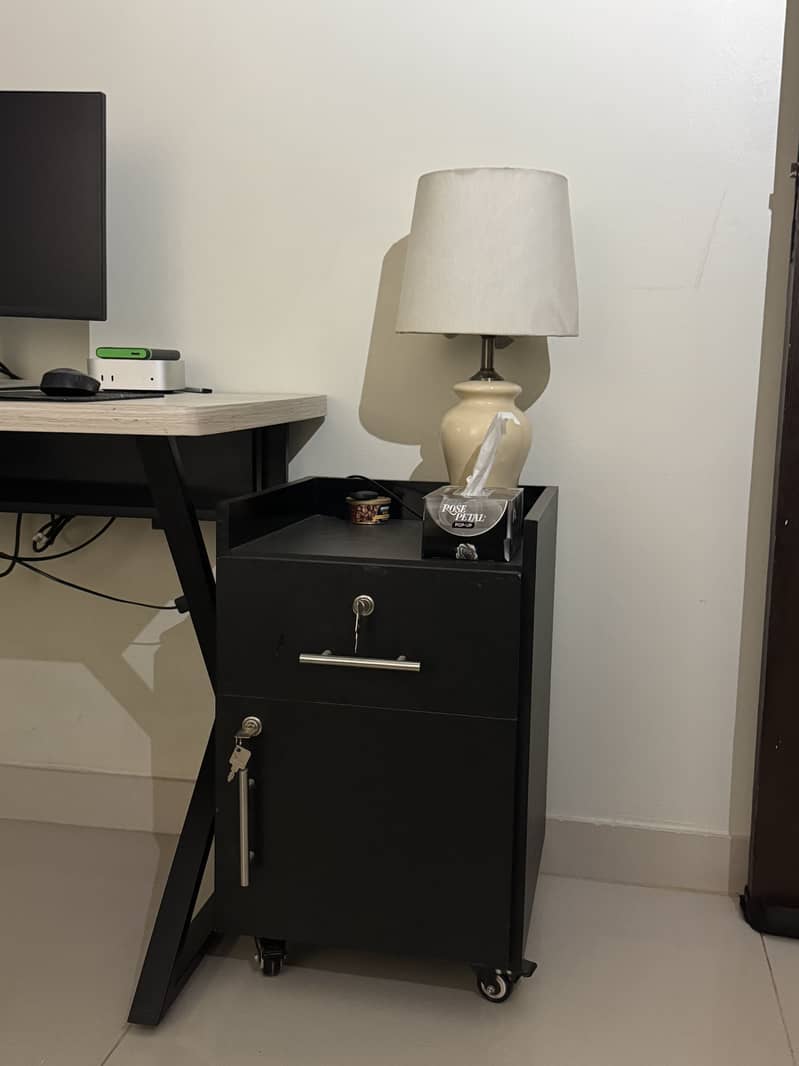 Storage side table 0