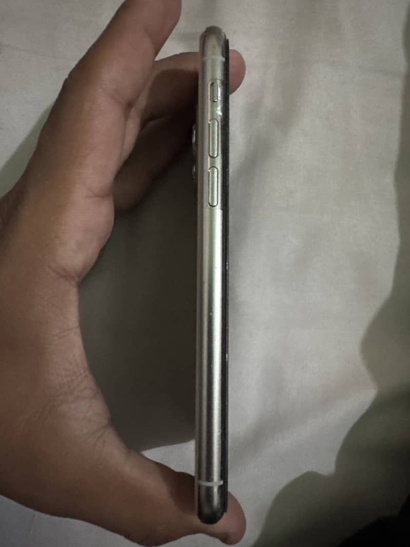 Apple iPhone 11 Pro 5
