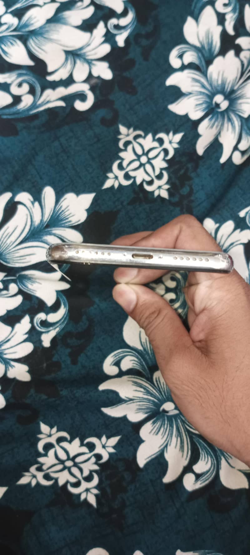 Apple iPhone X 4