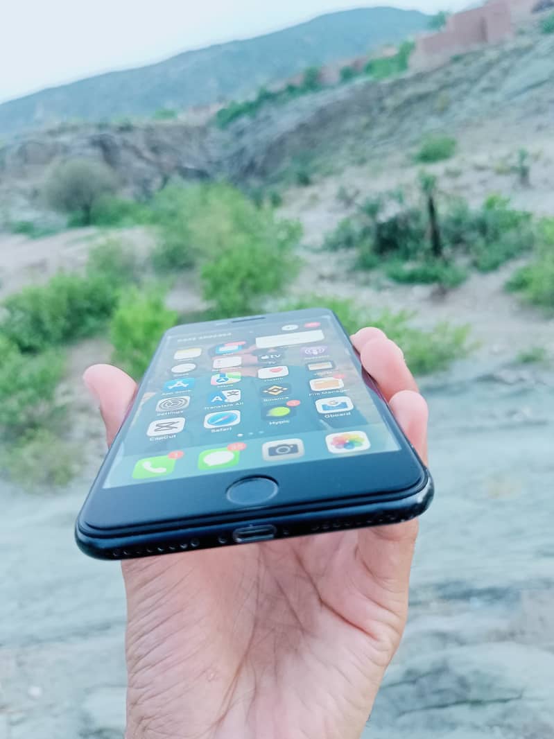Apple iPhone 7 Plus 2