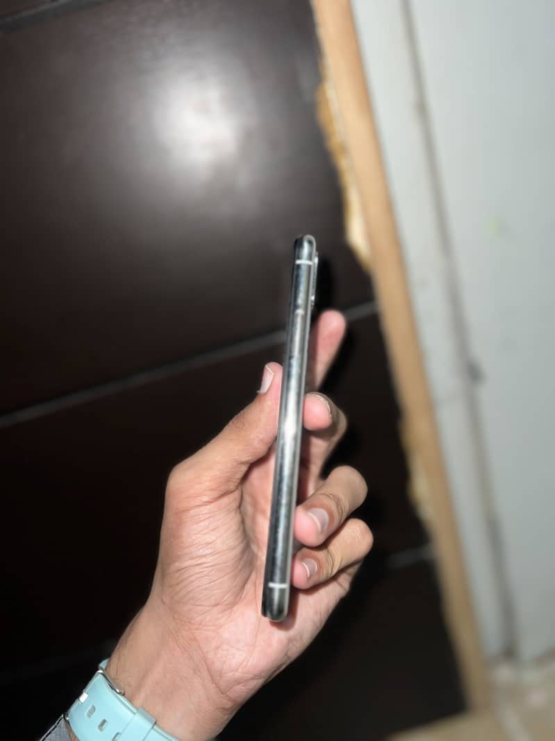 Apple iPhone X 3