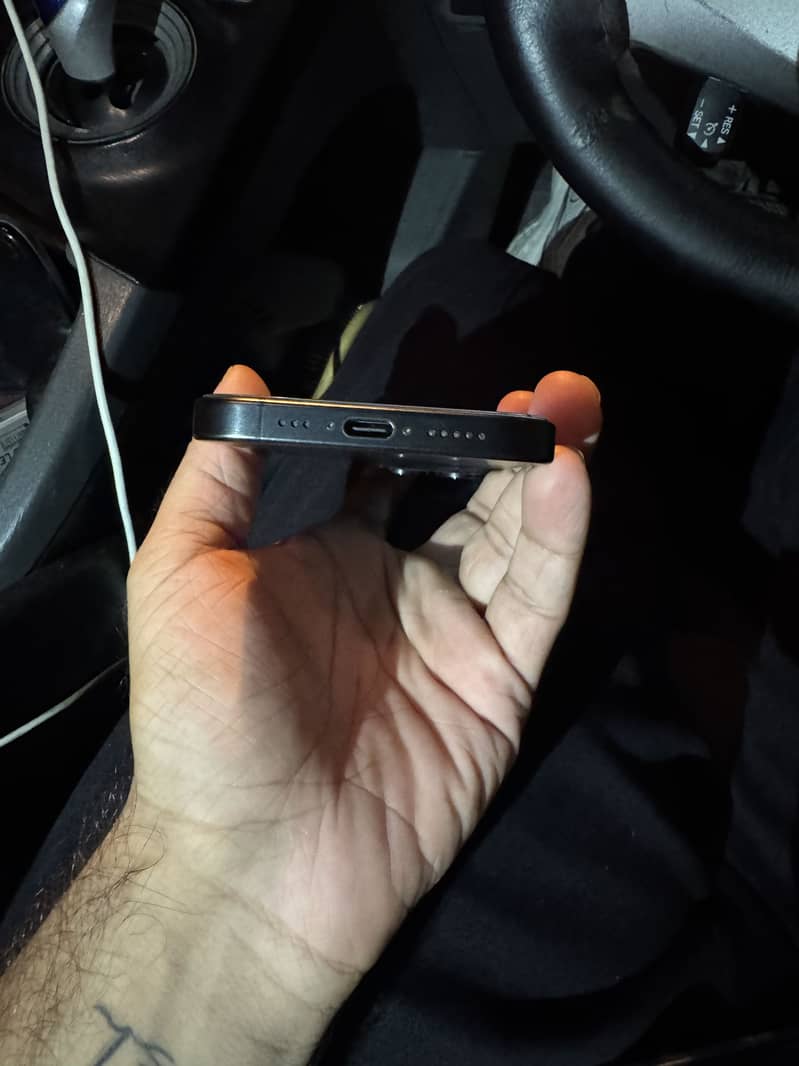 Apple iPhone 15 Pro 2