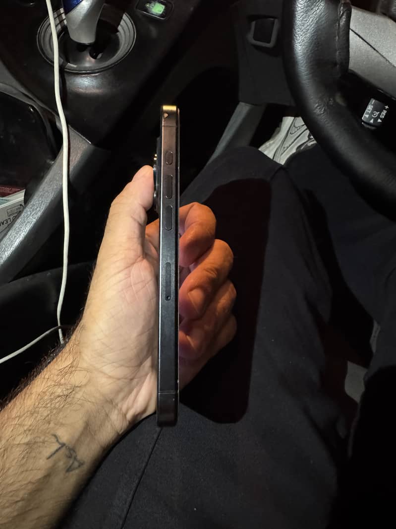 Apple iPhone 15 Pro 3