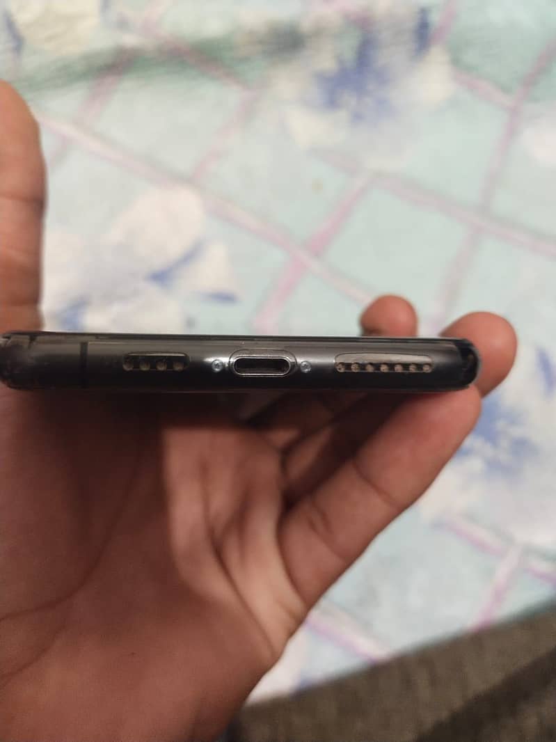 Apple iPhone 11 Pro Max 1