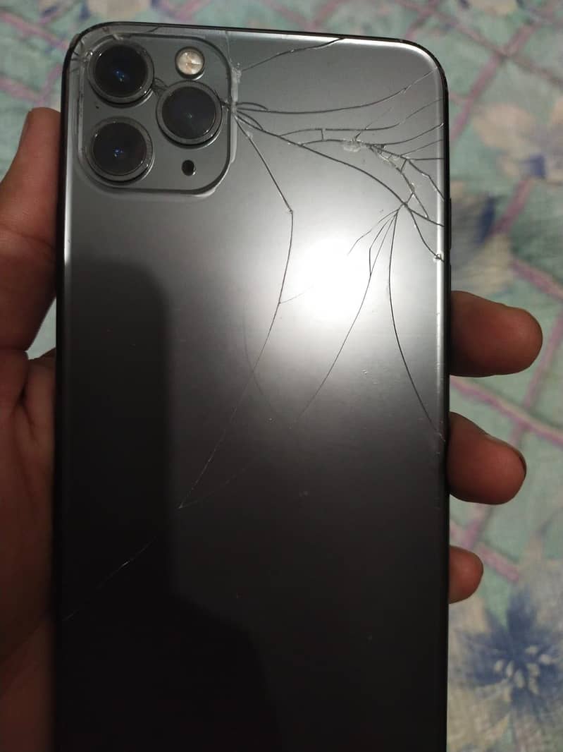 Apple iPhone 11 Pro Max 2