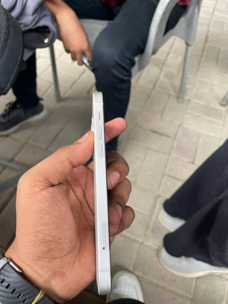 Apple iPhone 12 2