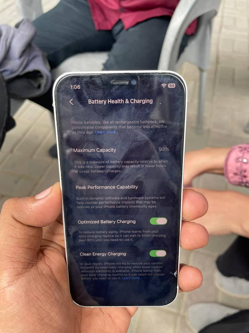 Apple iPhone 12 4