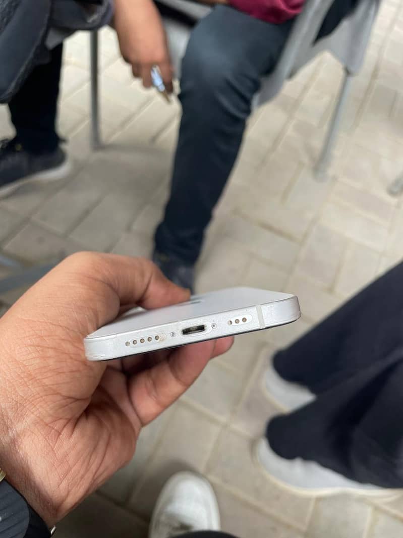 Apple iPhone 12 5
