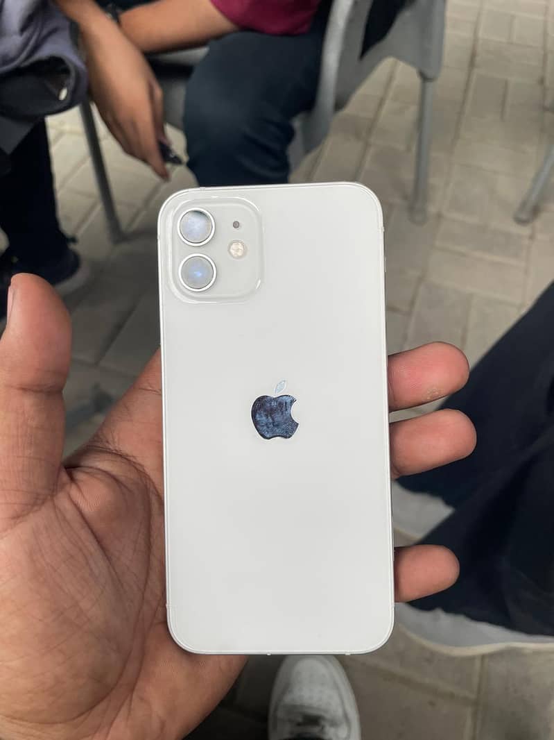 Apple iPhone 12 6