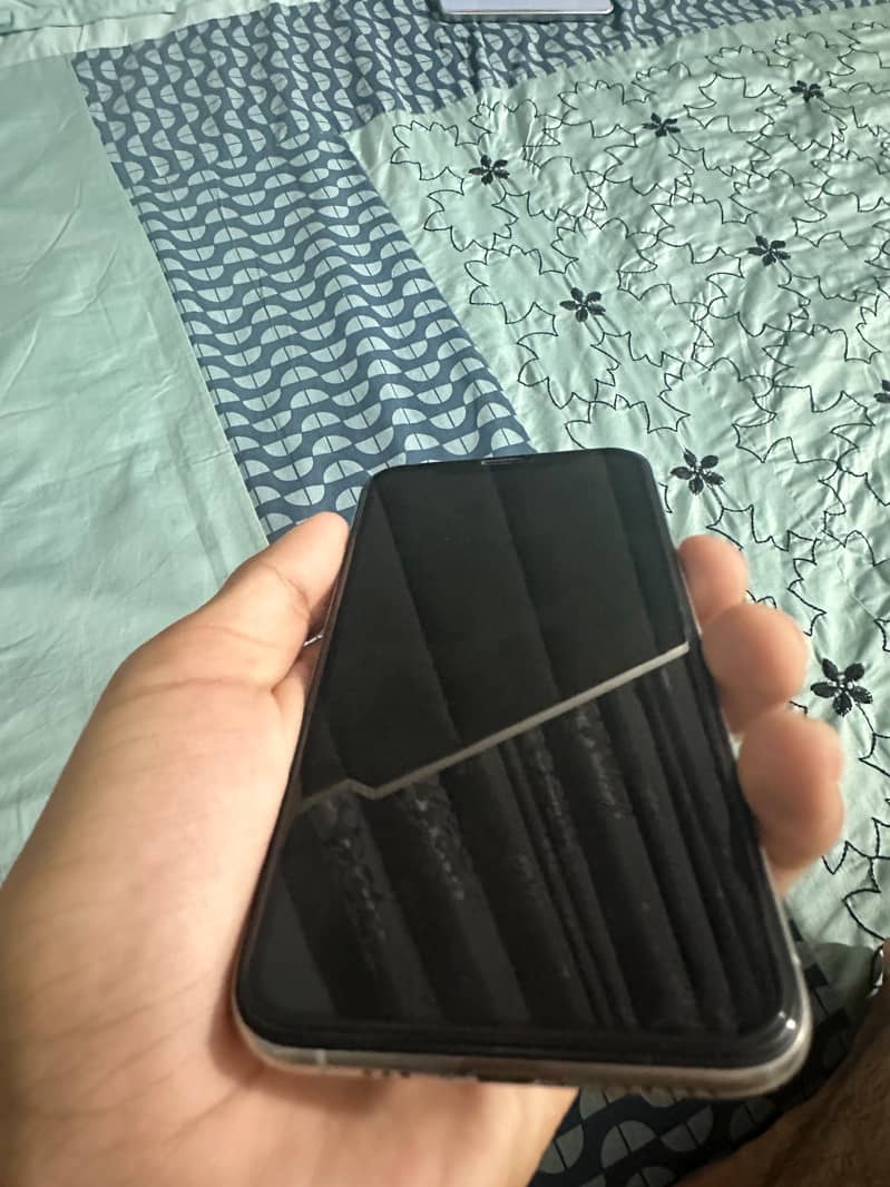 iPhone XS 7