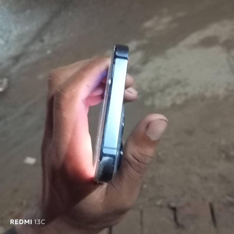 Apple iPhone 13 Pro 1
