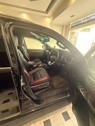 Toyota Fortuner Legender 2023
