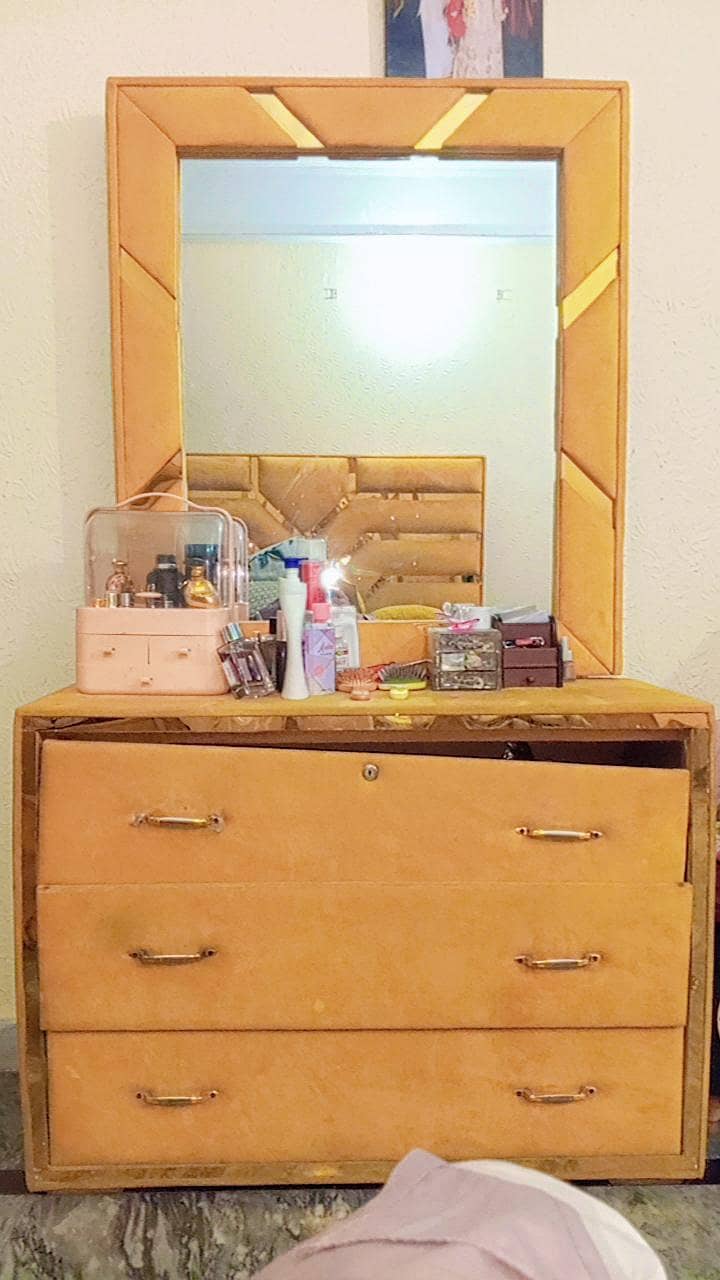 king bed with set 0