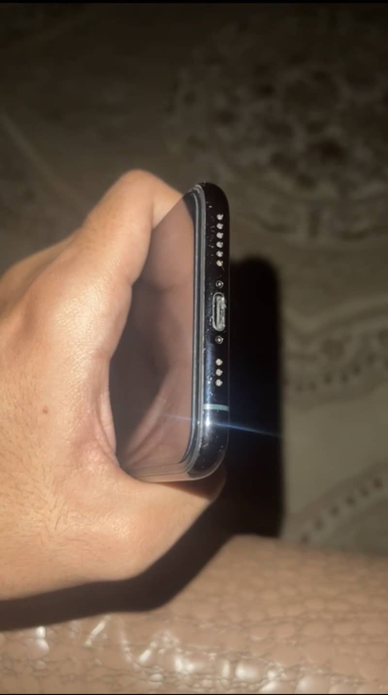 Apple iPhone 11 Pro 2