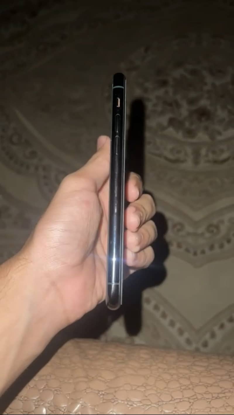 Apple iPhone 11 Pro 3