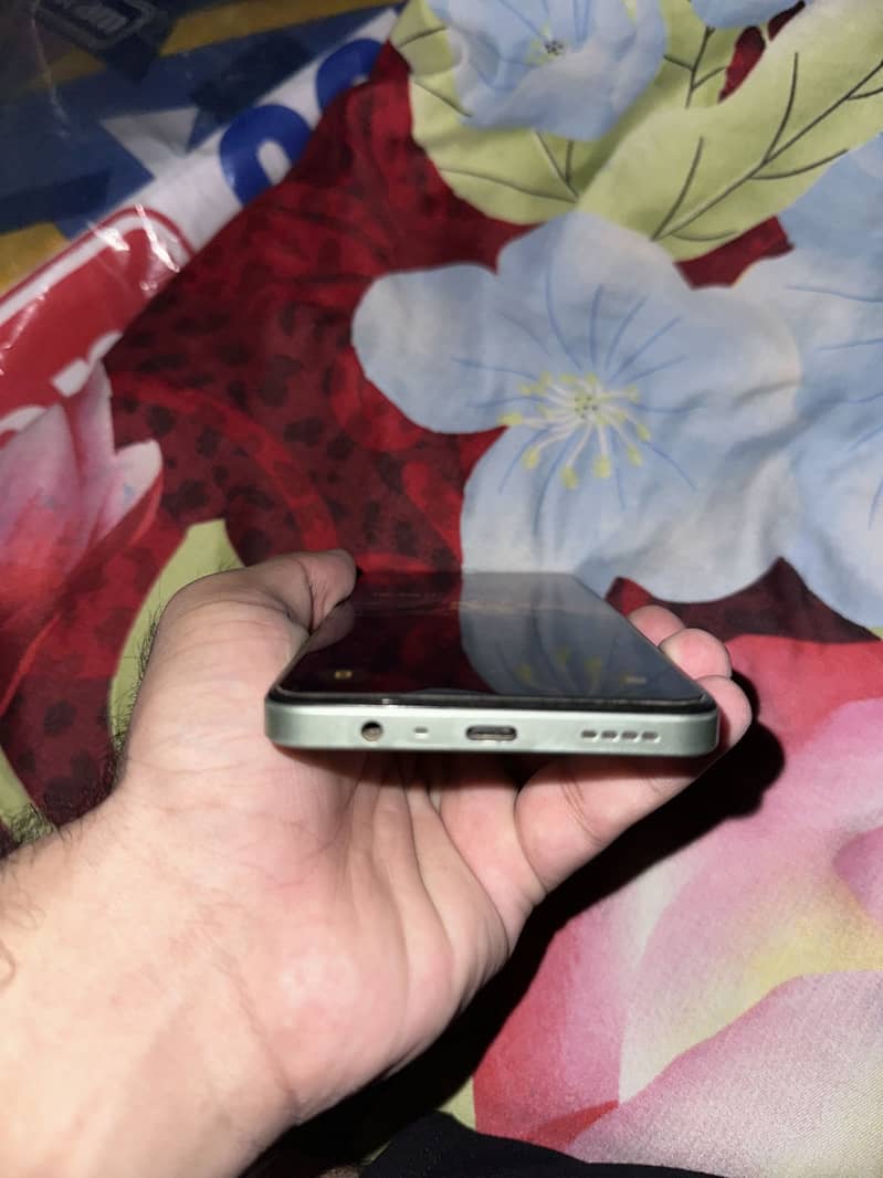 Realme C63 1