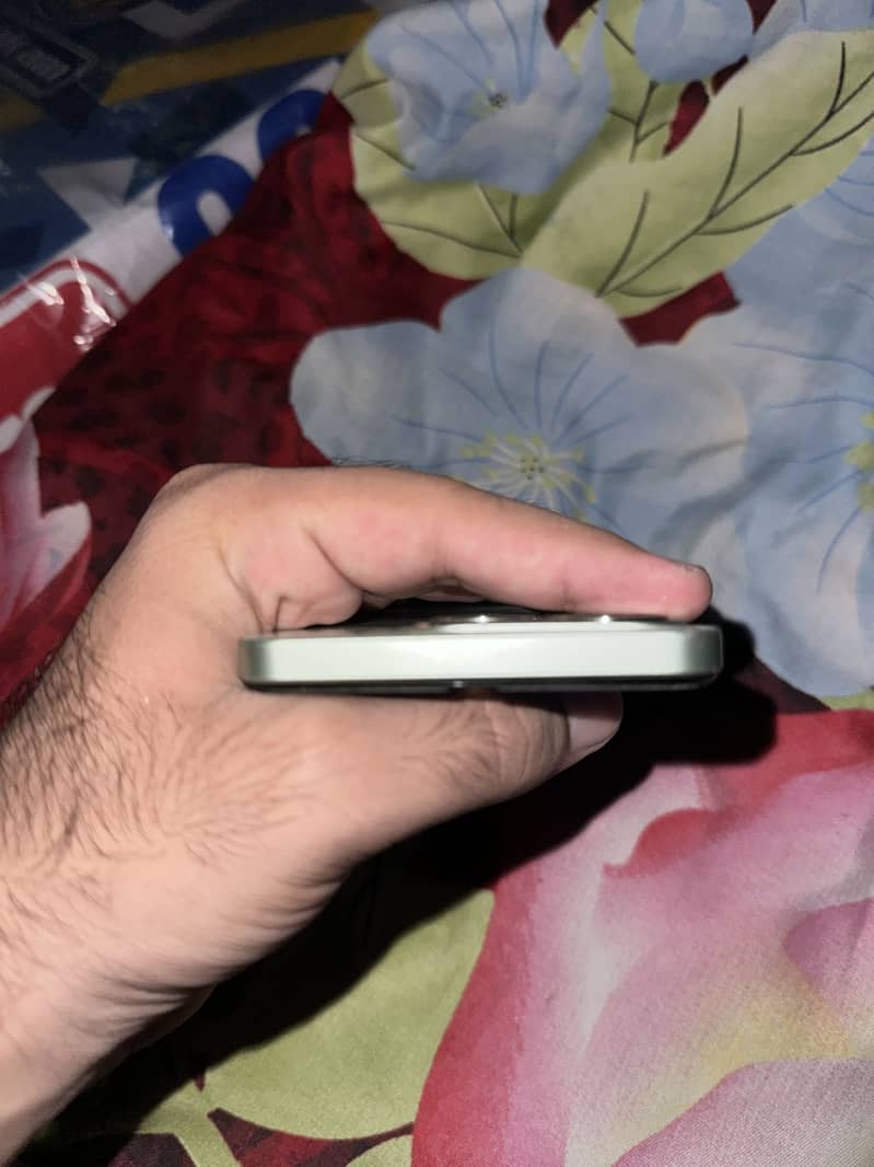 Realme C63 4