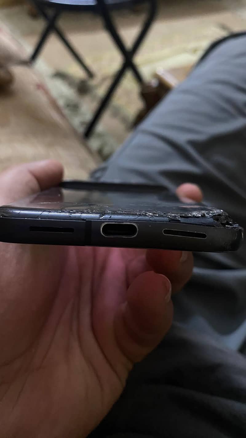 Google Pixel 8 4