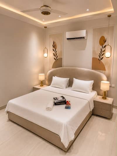 room available for per day 03045269089 whats app
