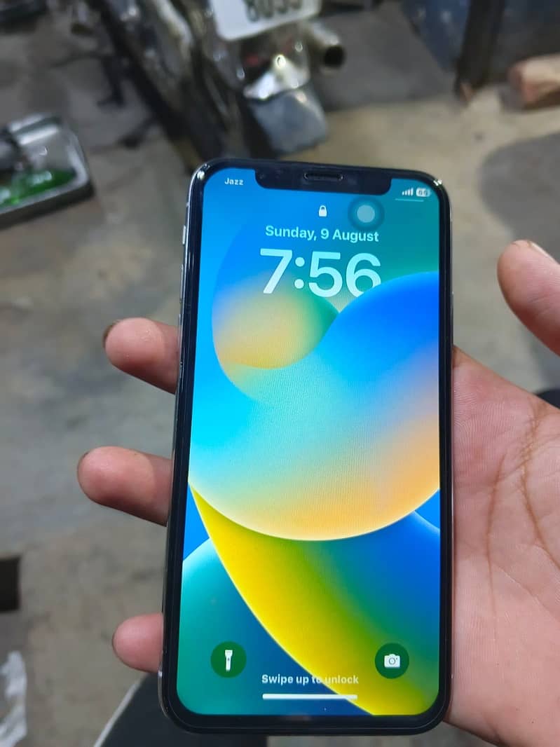 Apple iPhone X 3
