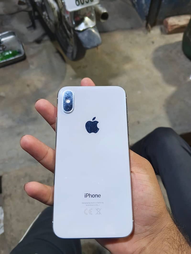 Apple iPhone X 4