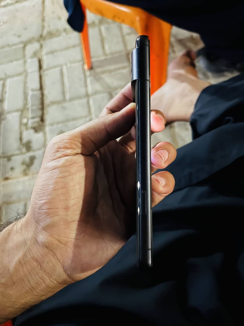 Google Pixel 8 4