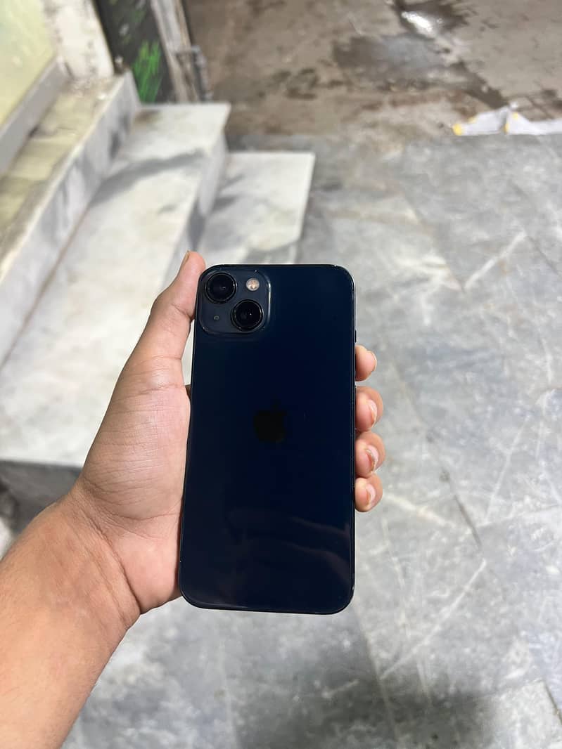 Apple iPhone 13 0