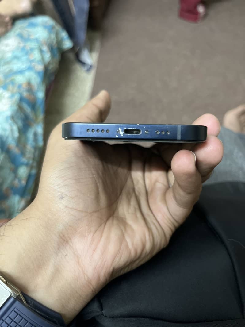 Apple iPhone 12 0