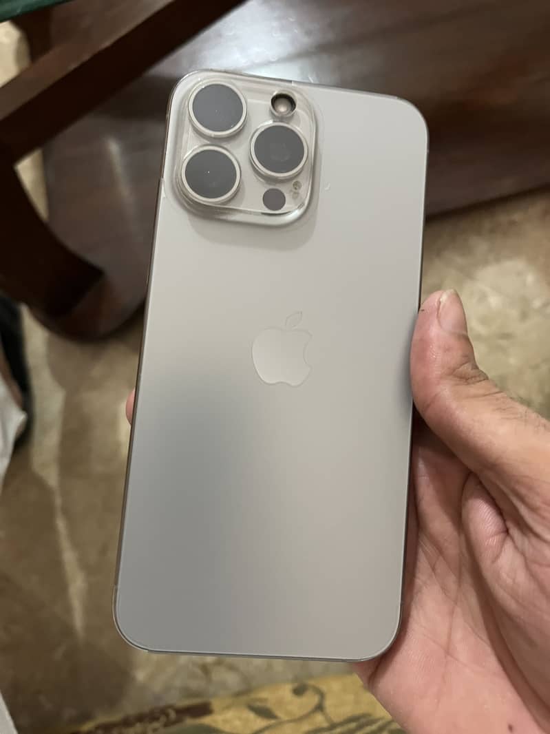 iphone 15 pro max 3