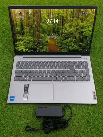 HP core i5 gen7. . . . 16ram. . 256. . SSD. tuch screen