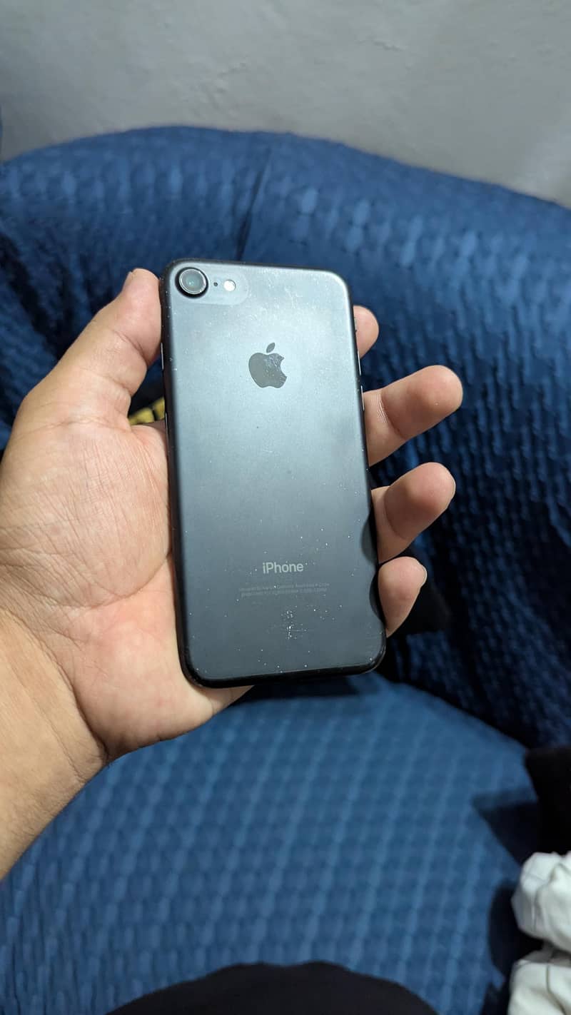Apple iPhone 7 0
