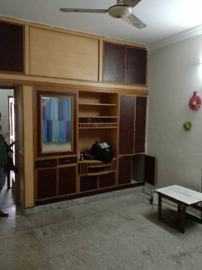 Ground floor portion for a small family for rent in I-10/4