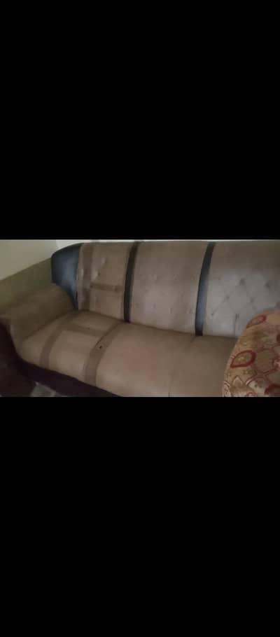 1 sofa 3 seter. 2 sofas single