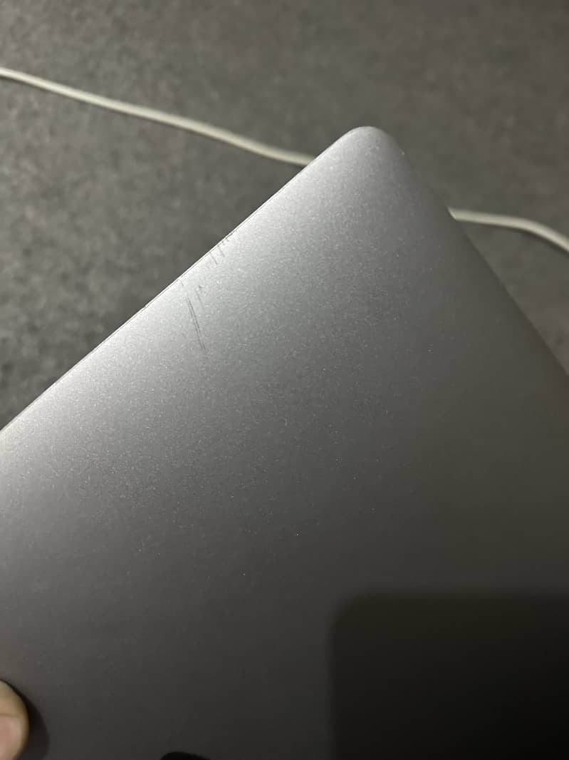 MACBOOK PRO 2017 4