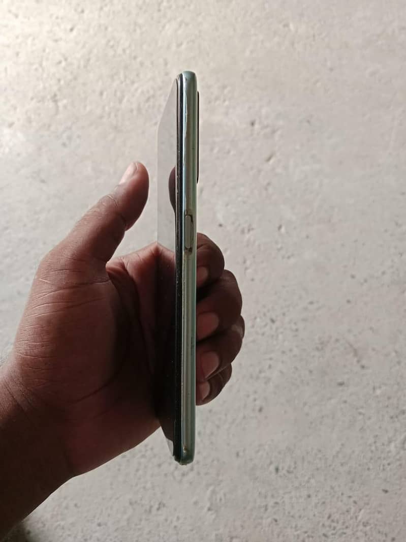 OPPO A76 0