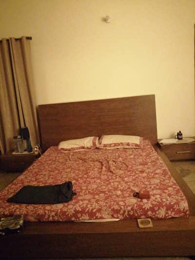 03424809732. . . saling double bed with side tables n mattress.