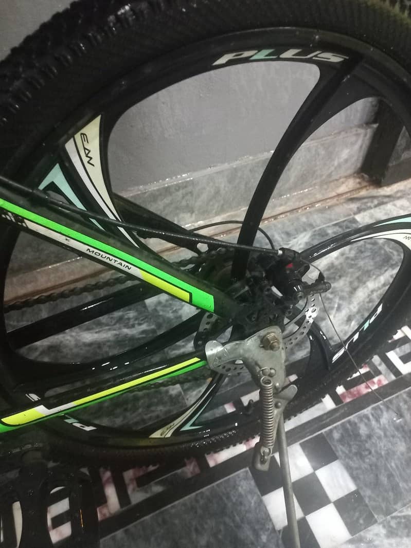 PLUS CYCLE 3