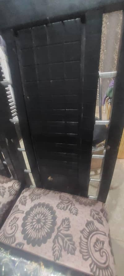 one table 6 chairs