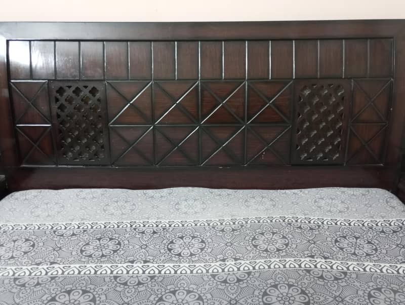 bed + 2 side tables 2