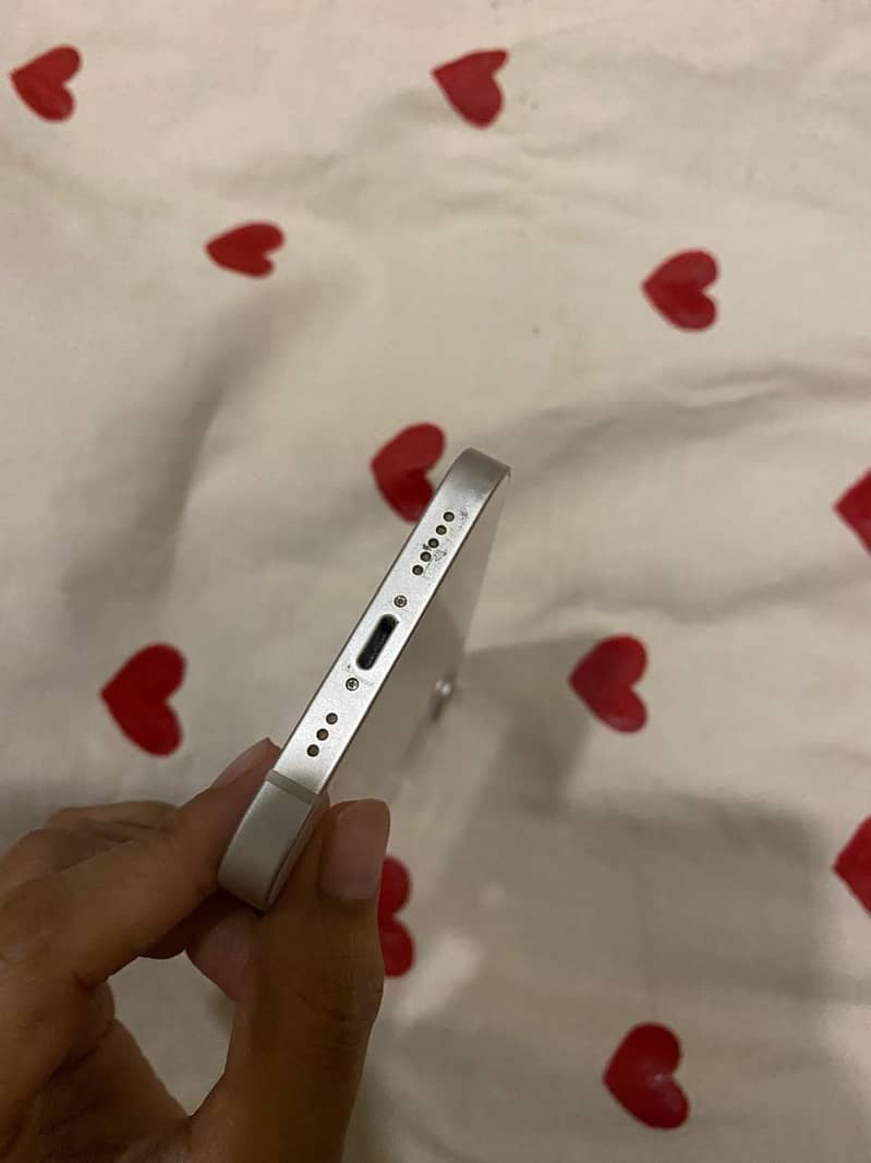 Apple iPhone 12 3