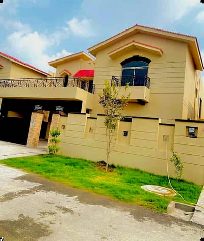 17-Marla 5-Bedroom's Tile Flooring (Brigadier House) For Sale | Askari 10 Lahore Cantt | @nusratestate