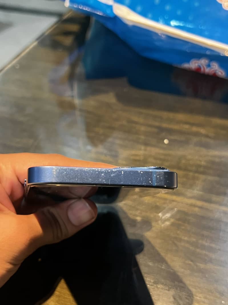 Apple iPhone 13 1