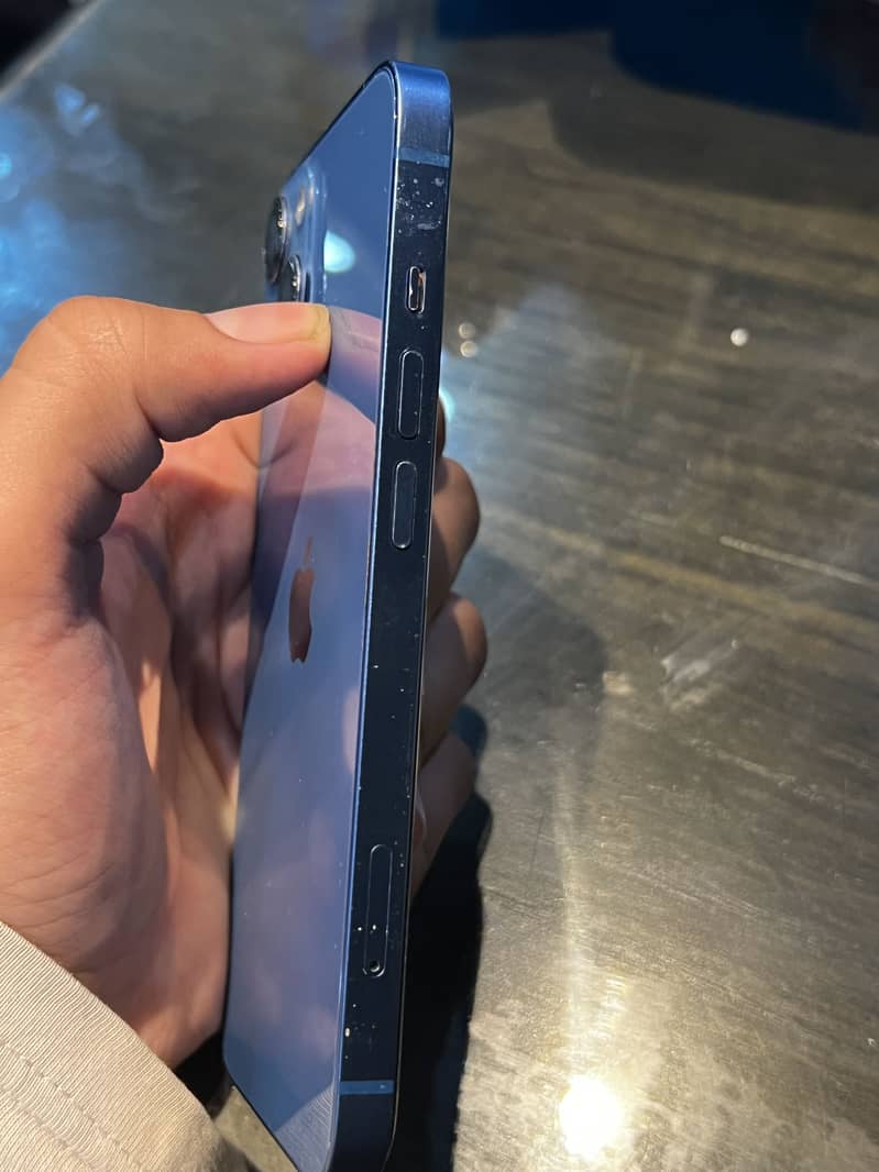 Apple iPhone 13 2
