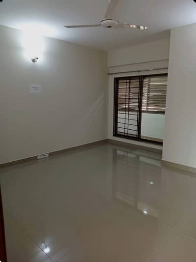 10-Marla 3-Bedroom's Flat *Ground Parking* Tile Flooring ( Apartment | Flat ) For Sale | Askari 10 Lahore Cantt | @nusratestate