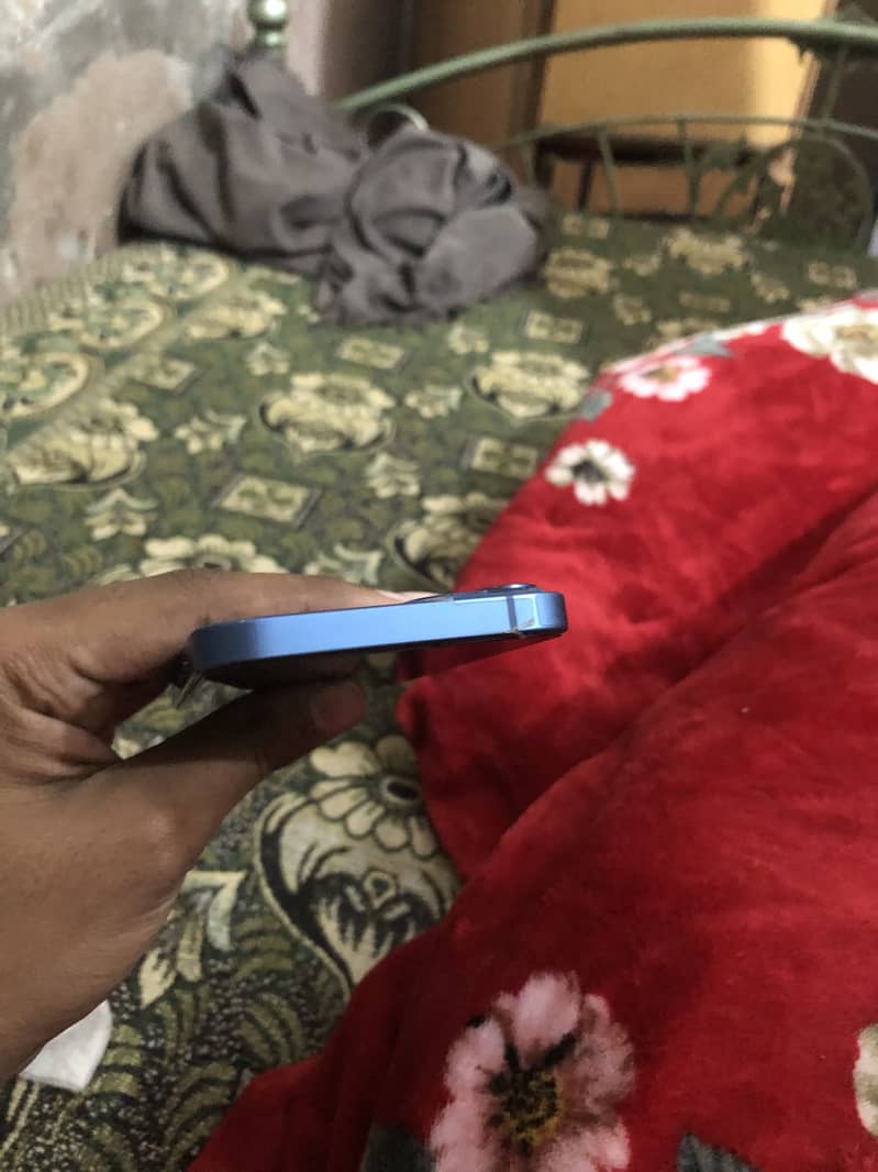 Apple iPhone 13 1