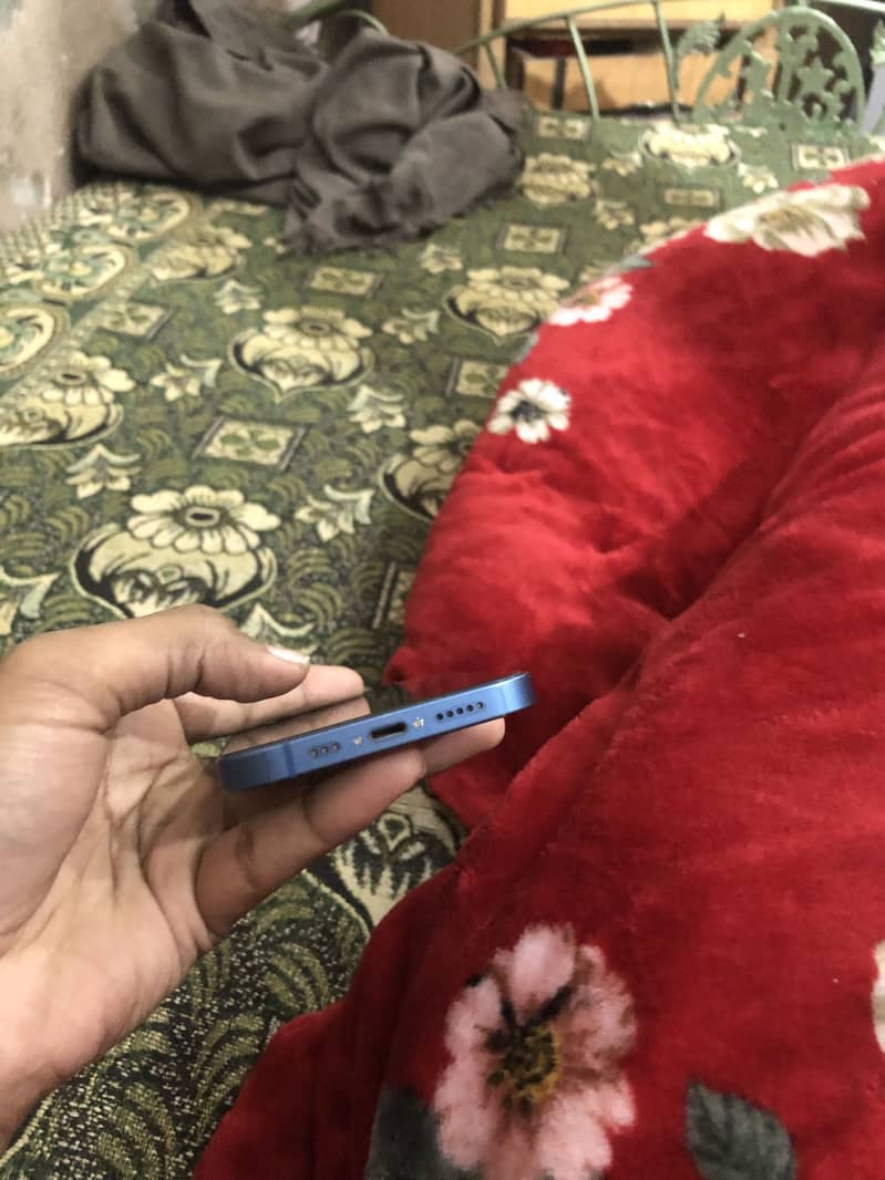 Apple iPhone 13 3