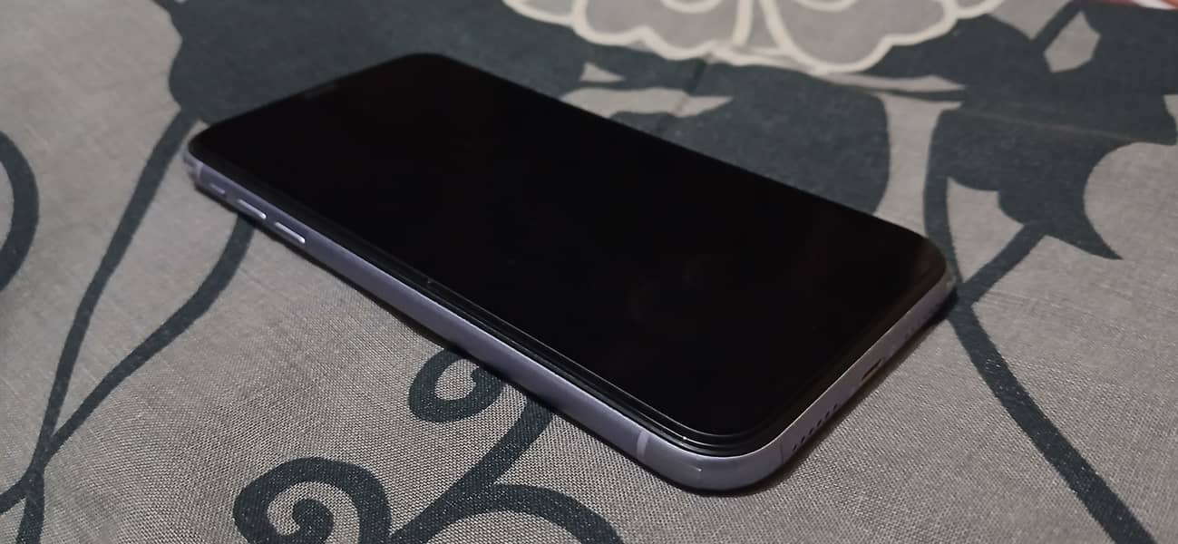 Apple iPhone 11 11
