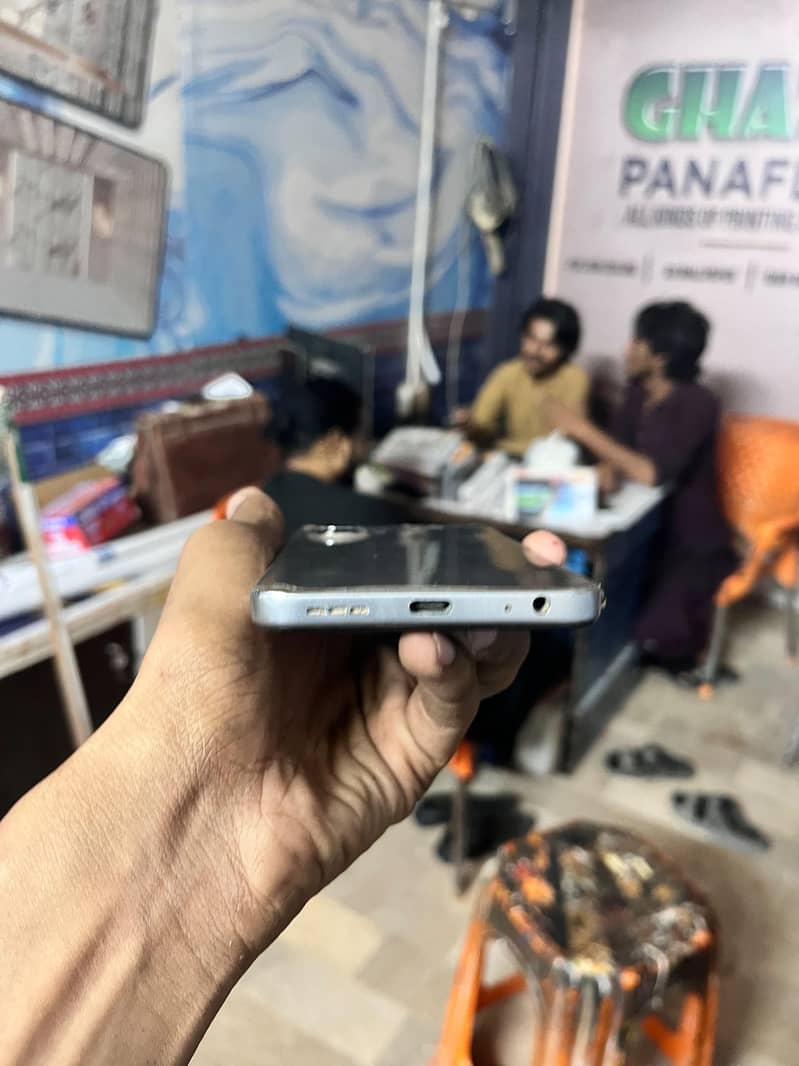 Tecno Spark Go 2 3