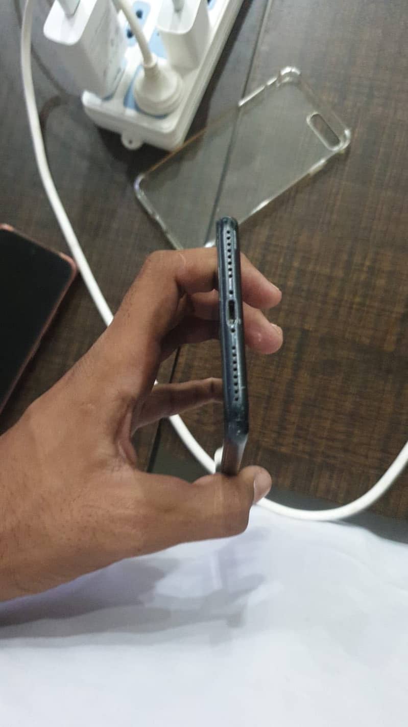 Apple iPhone 7 Plus 2